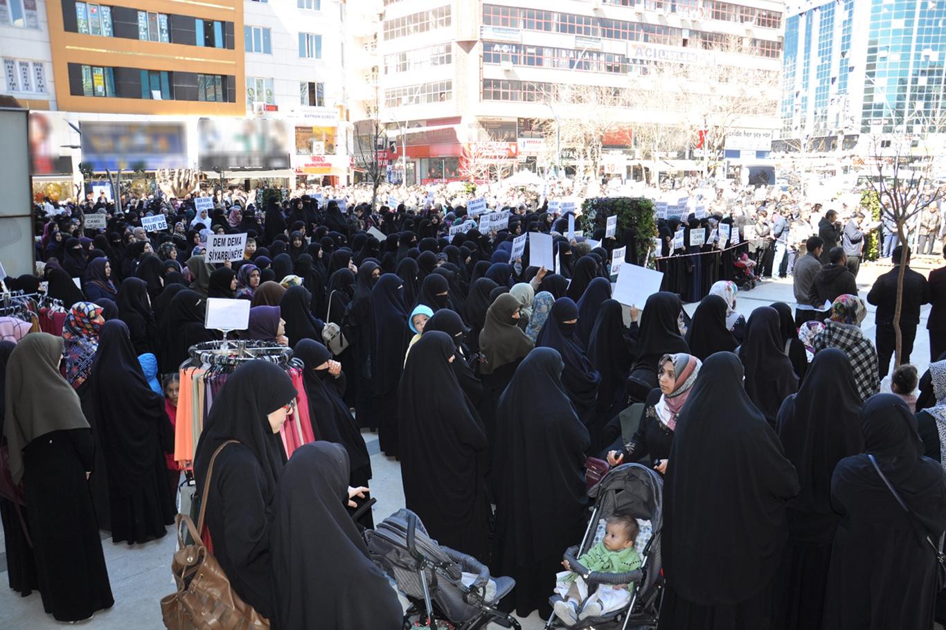 HÜDA PAR Batman İl Başkanlığı Haçlı terörünü tel'in etti HÜDA PAR Batman İl Başkanlığı Haçlı terörünü tel'in etti